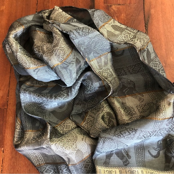 Elephant scarf - Picture 3 of 7